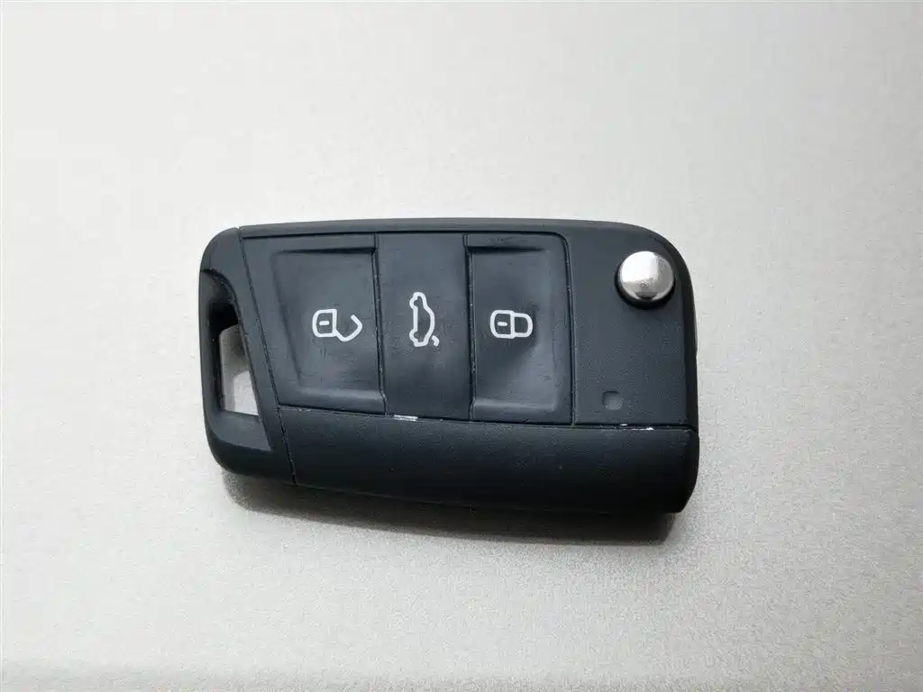 VOLKSWAGEN GOLF*JIAYU