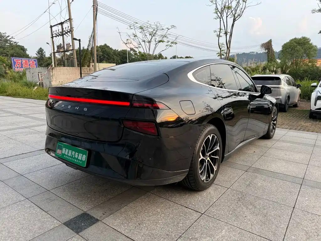 XPeng P7 — миниатюра 6