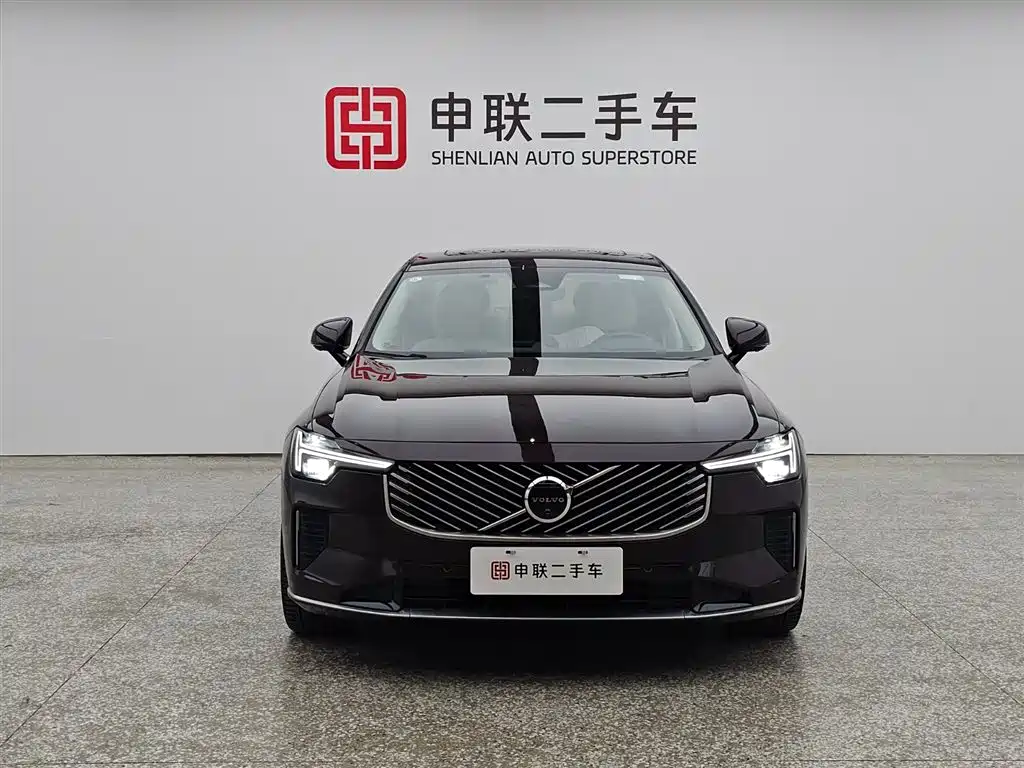 Volvo S90 2026 B5 Luxury