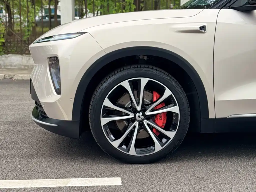 NIO ES8 2024 100kWh