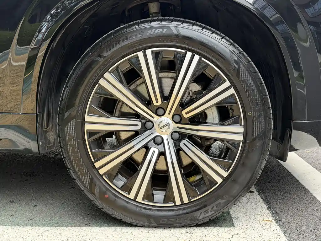 Volvo XC90 2022 B5 Luxury 7 мест