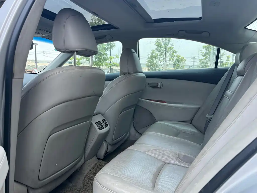 Lexus ES — миниатюра 10
