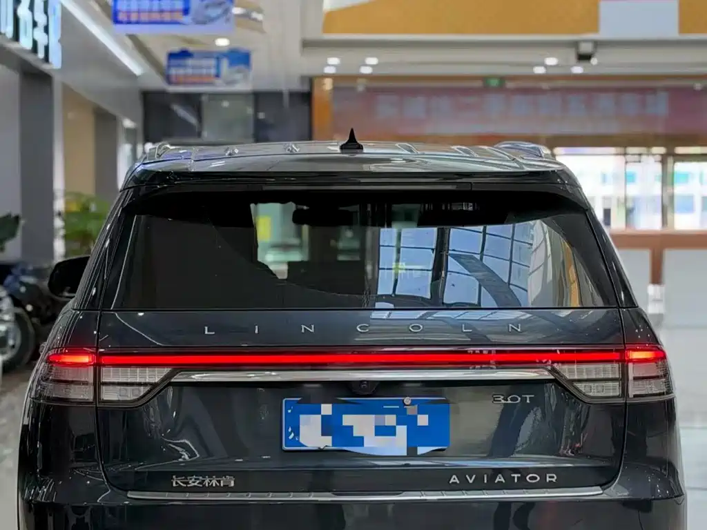 Lincoln Aviator — миниатюра 4