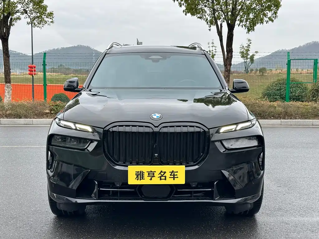 BMW X7 2023 xDrive40i Lead Luxury