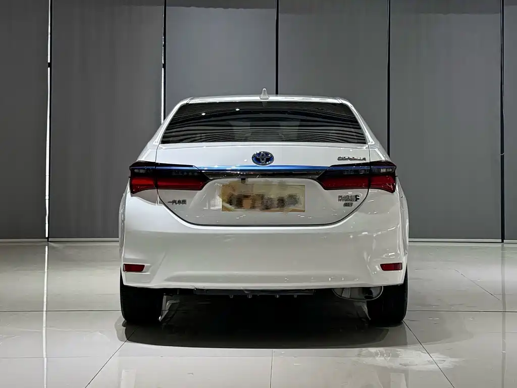 Toyota Corolla Hybrid — миниатюра 4