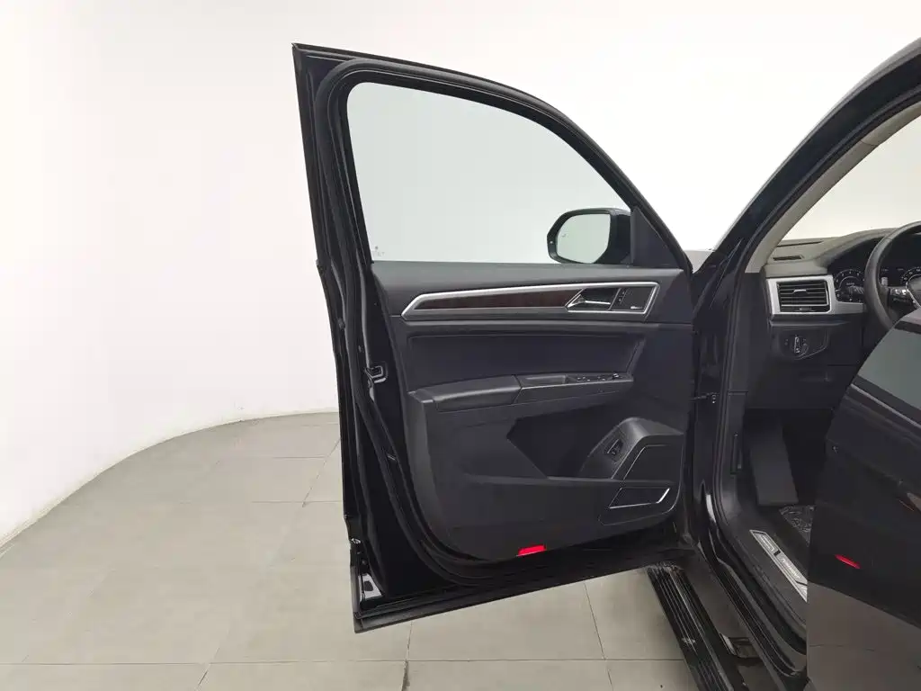 Volkswagen Teramont — миниатюра 8