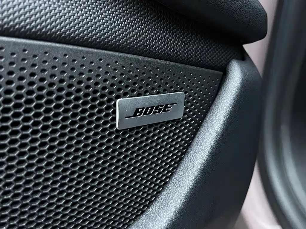 Porsche Taycan — миниатюра 10