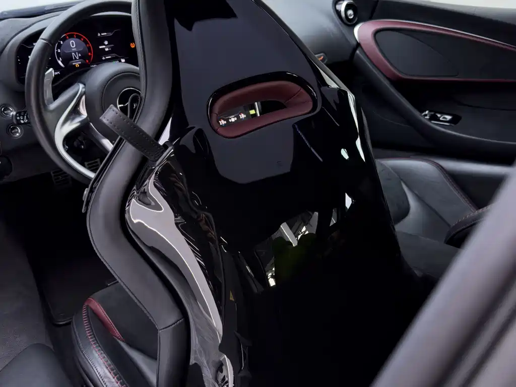 McLaren GT — миниатюра 26