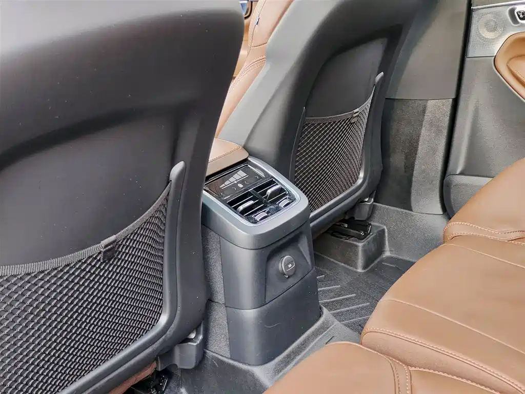 VOLVO XC90 PLUG IN HYBRID