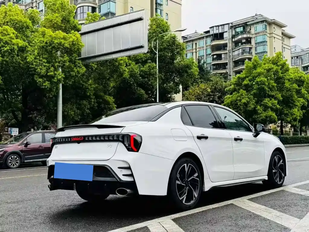 Lynk & Co 03 — миниатюра 4