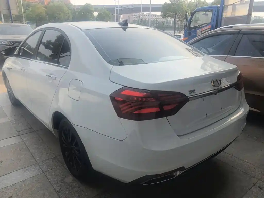 Geely Emgrand — миниатюра 5