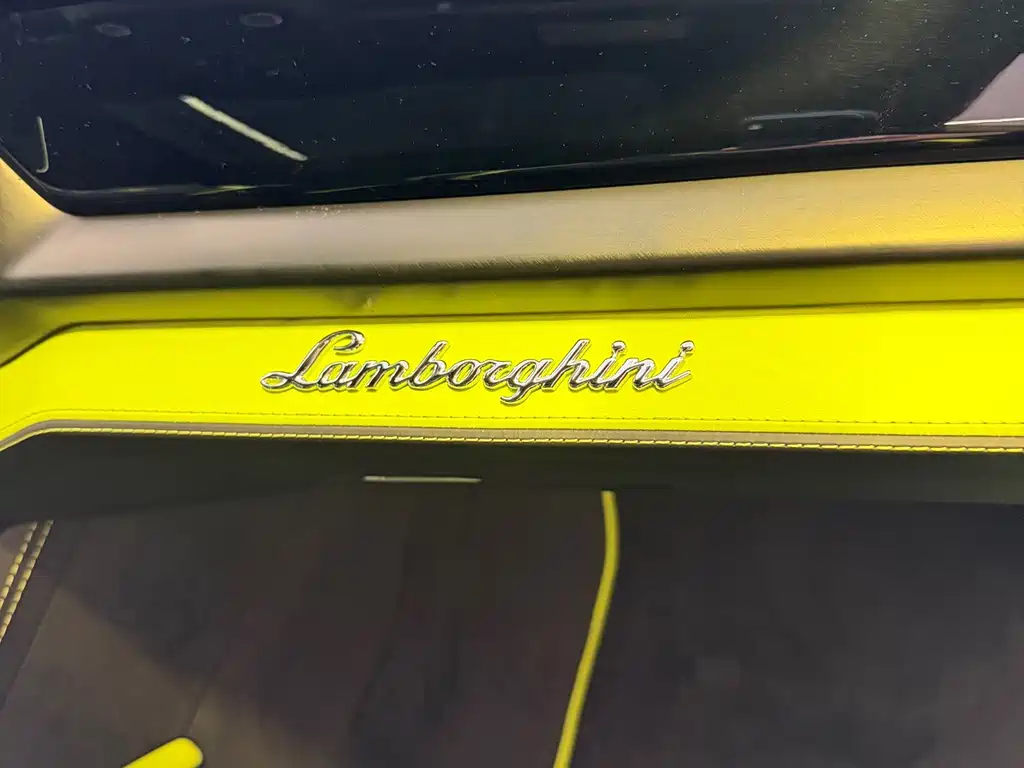 Lamborghini Urus SE — миниатюра 10