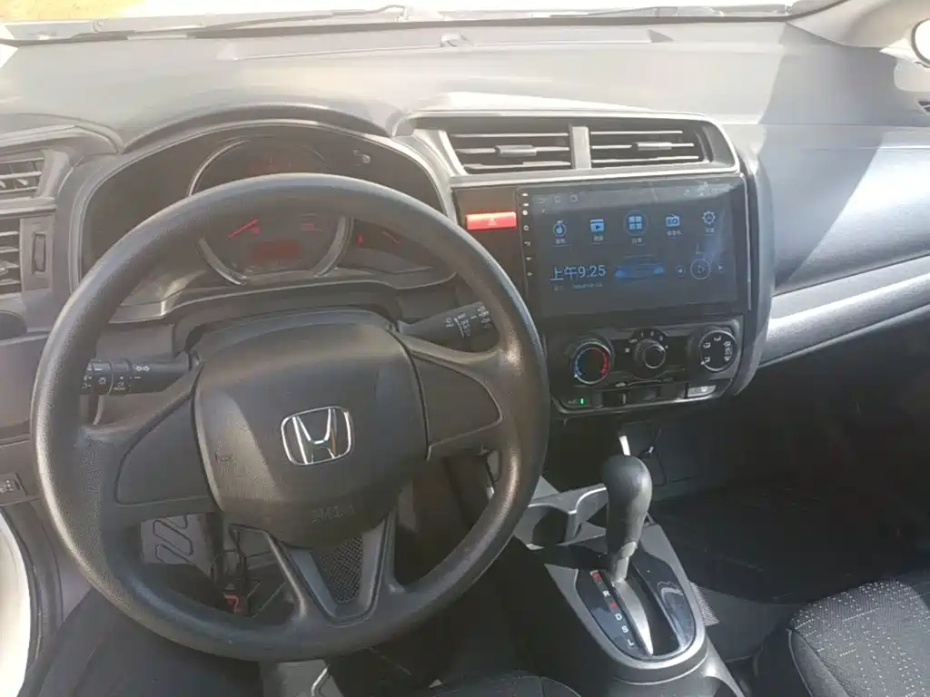 Honda Fit — миниатюра 10