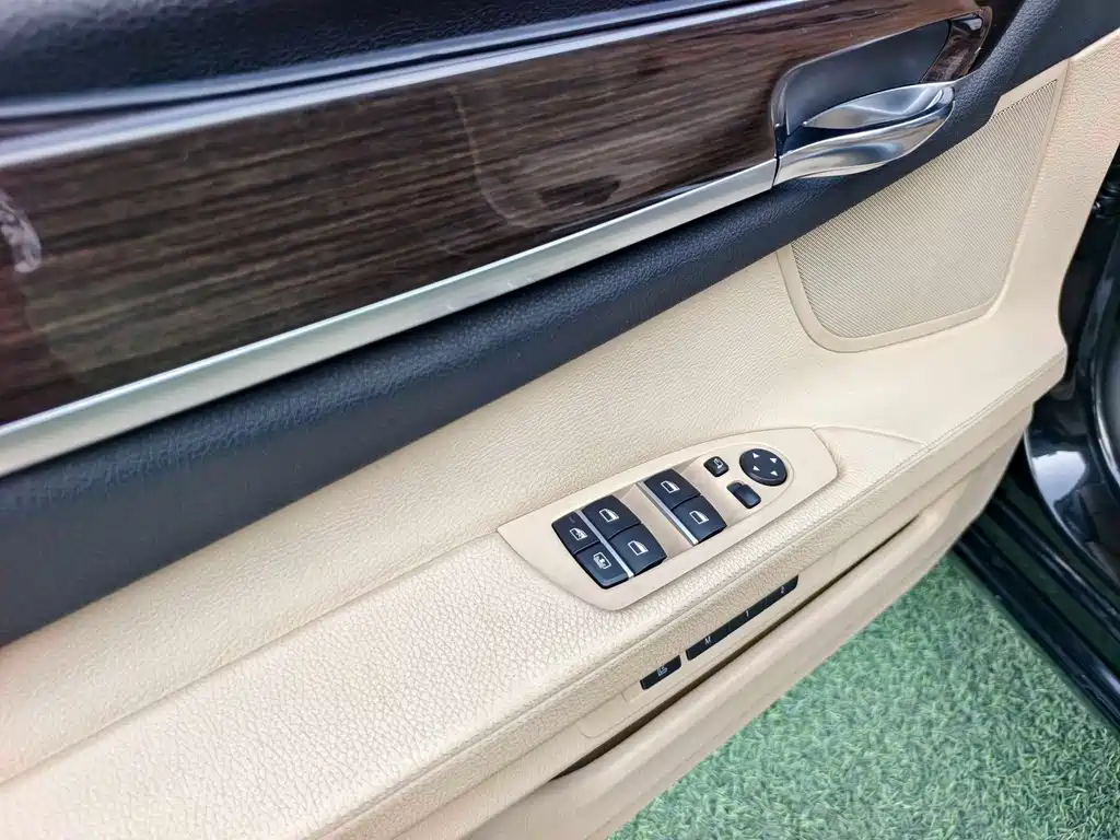 BMW 7 Series 7 2009 740Li Lead