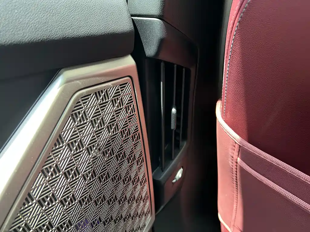 BMW 5 Series — миниатюра 25