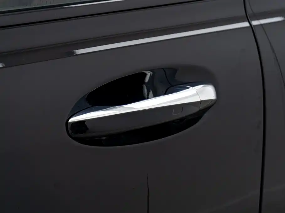 MERCEDES-BENZ GLB AMG