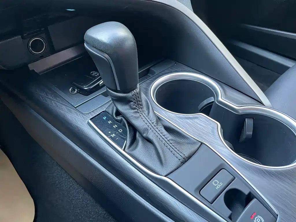 Toyota Camry — миниатюра 19