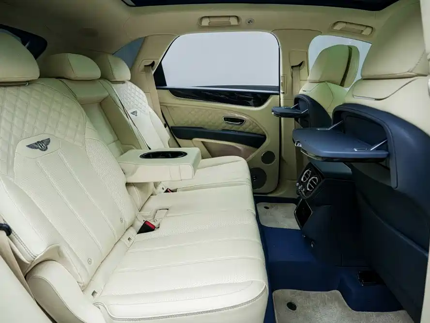 Bentley Bentayga — миниатюра 25