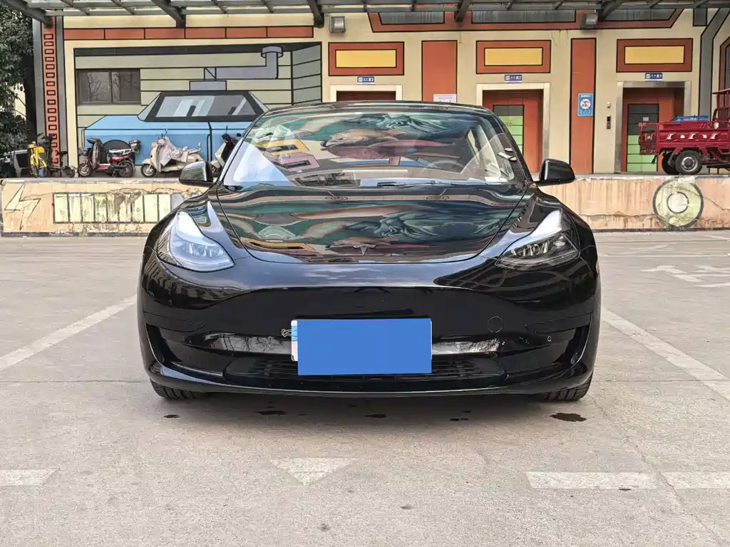 Tesla Model 3 — миниатюра 2