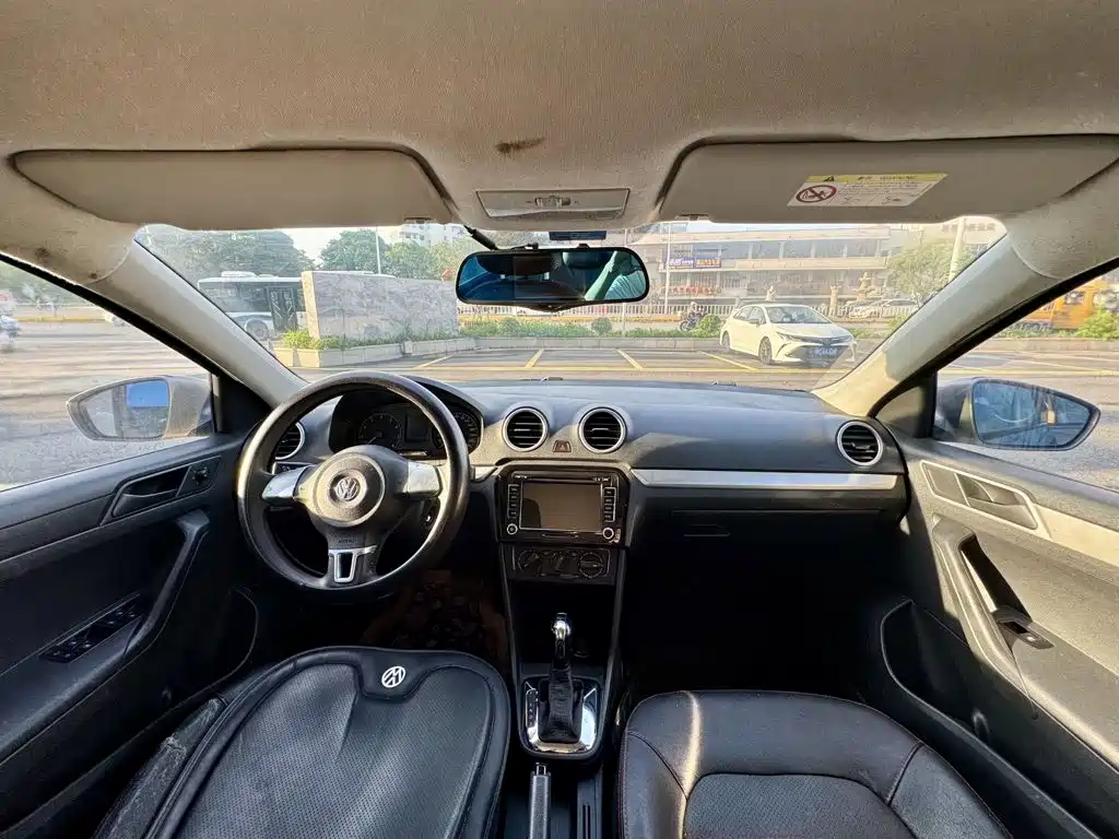 Volkswagen Jetta — миниатюра 10