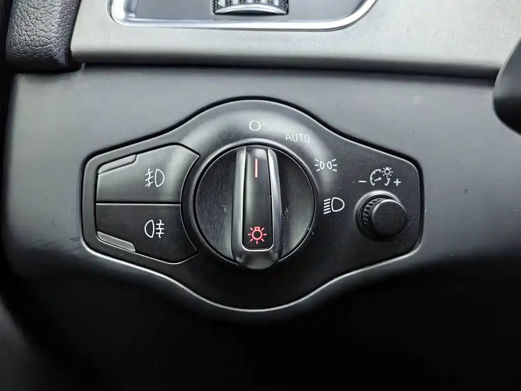Audi A4L — миниатюра 21