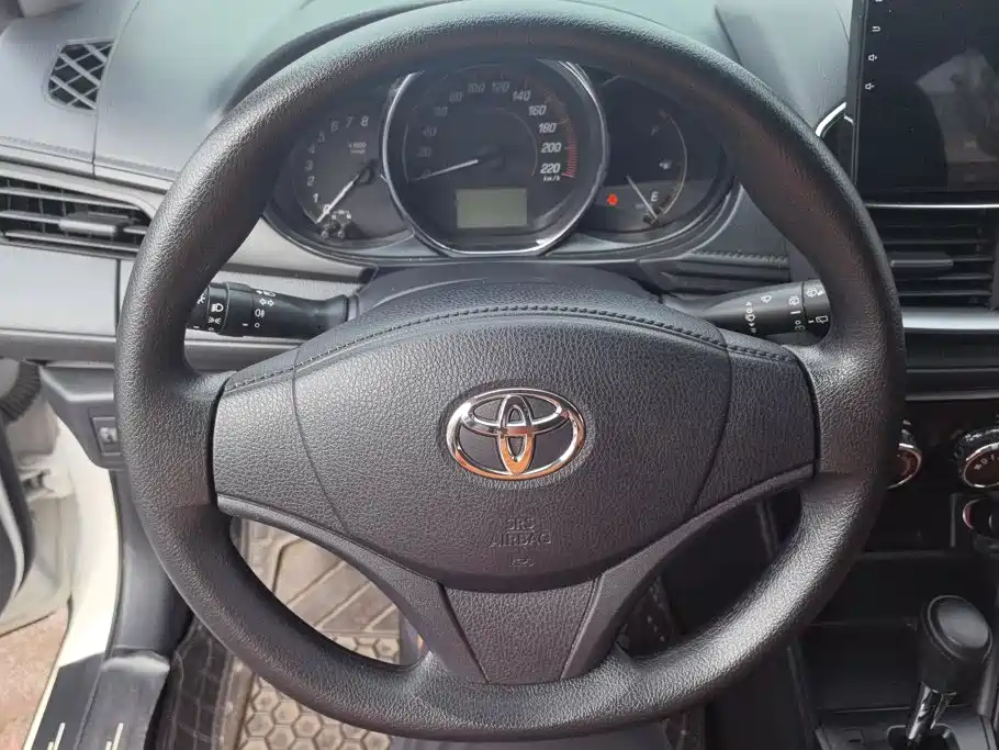 Toyota Yaris L — миниатюра 15