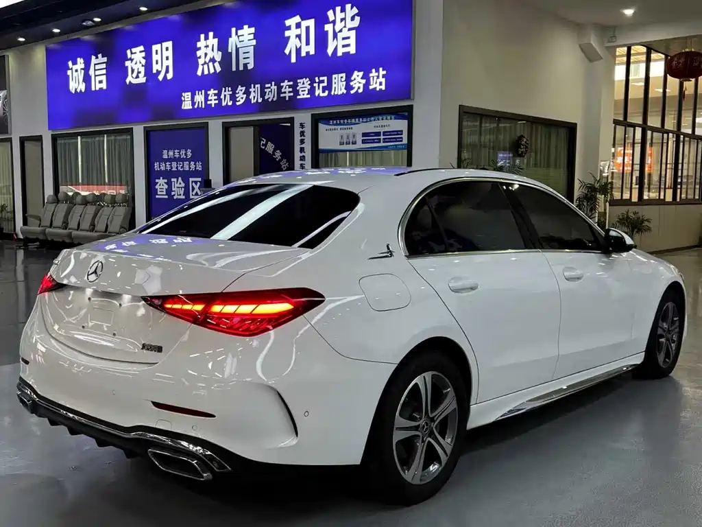 MERCEDES-BENZ C CLASS