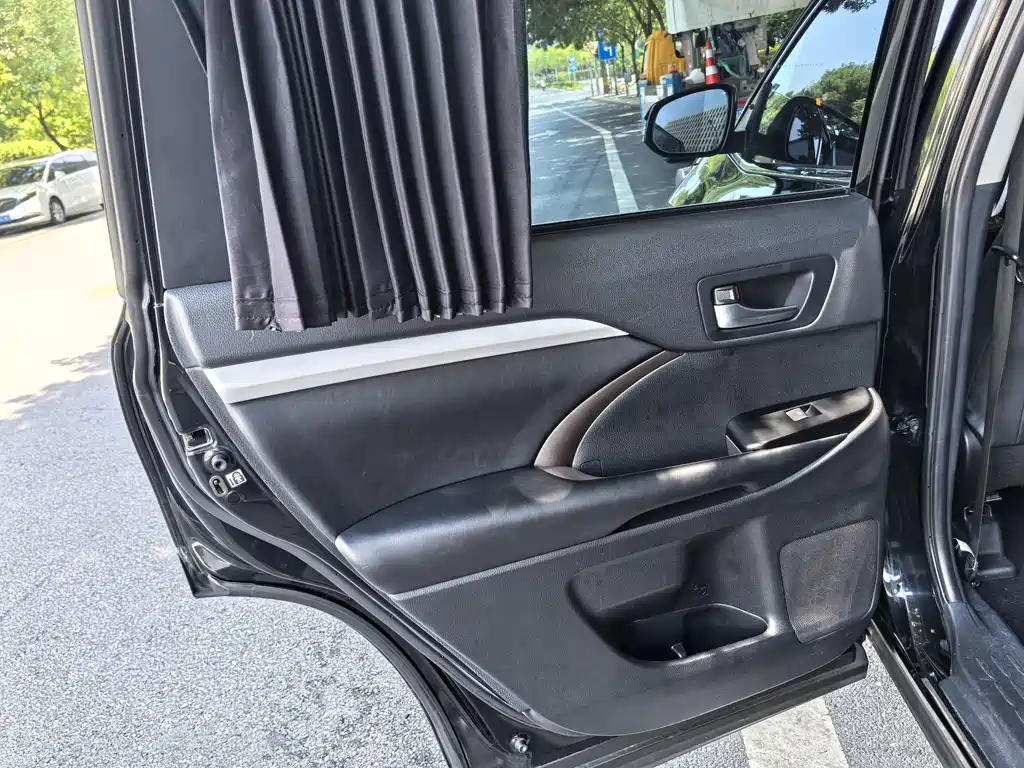 Toyota Highlander — миниатюра 23