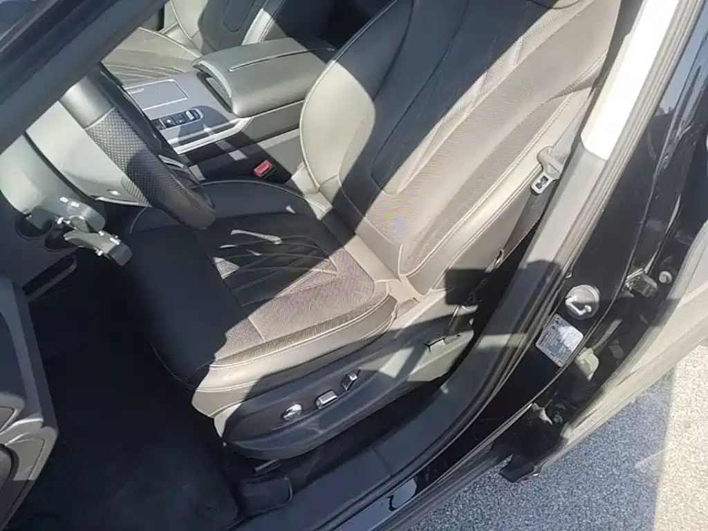 Hongqi Hongqi HS7 PHEV — миниатюра 15