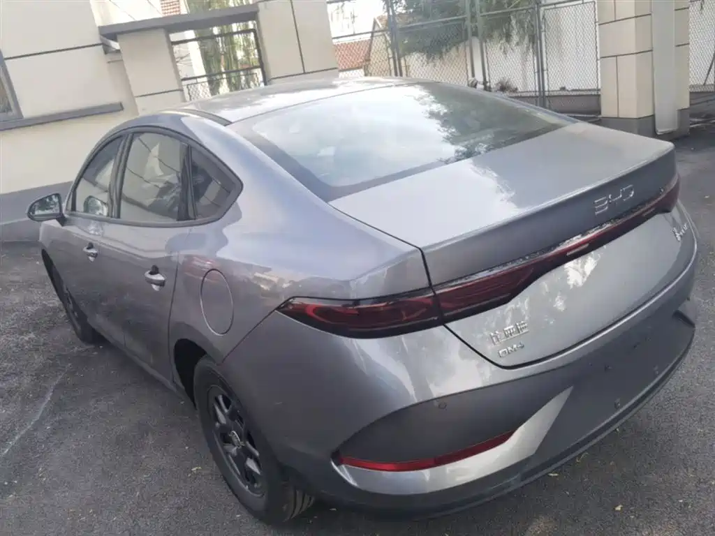 BYD Qin Plus PLUS 2025 DM-i Smart Drive 128KM