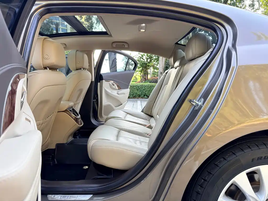 Buick LaCrosse — миниатюра 12