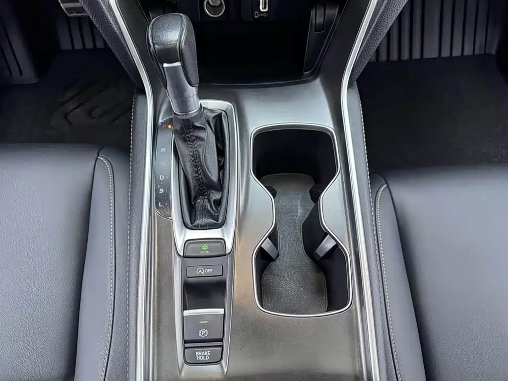 Honda Accord — миниатюра 9