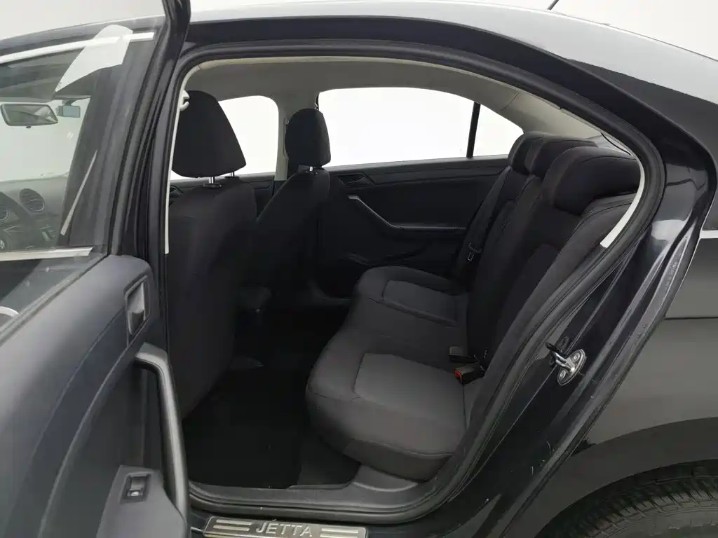 Volkswagen Jetta — миниатюра 15