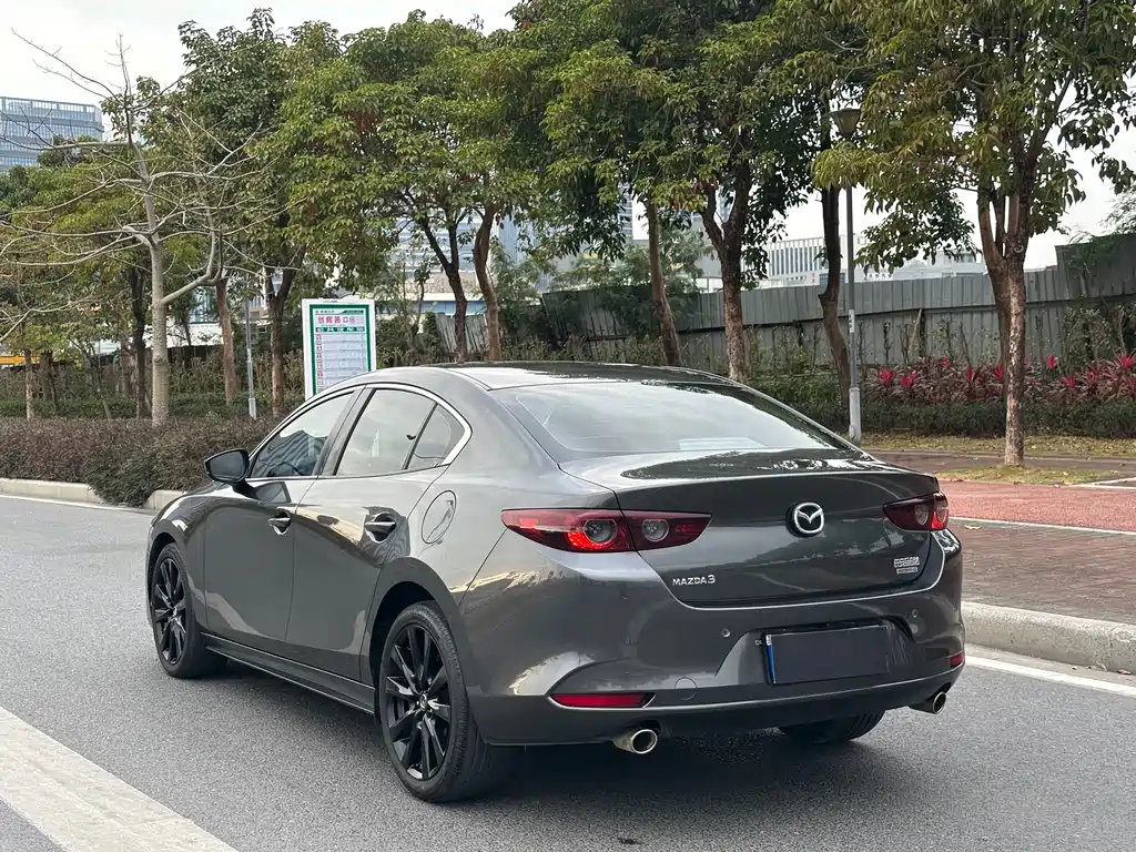 MAZDA 3 ANGKESAILA