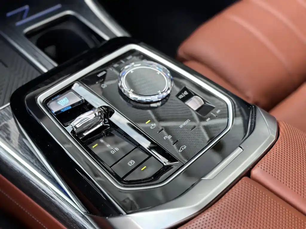 BMW i7 2023 xDrive60L M Sport