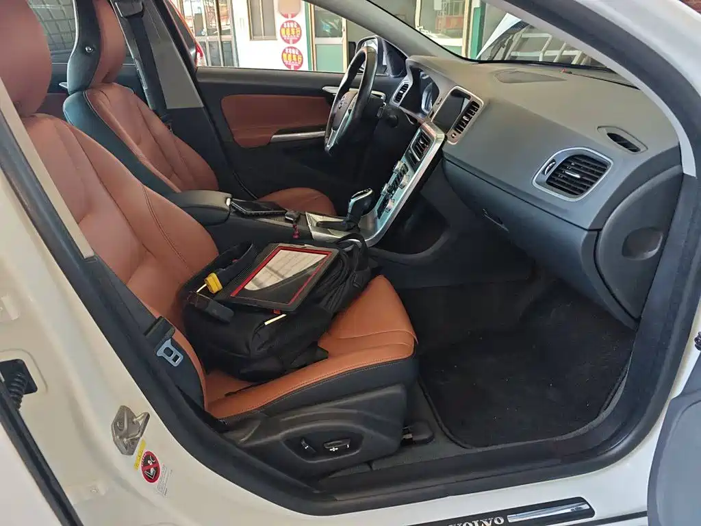Volvo S60 — миниатюра 25