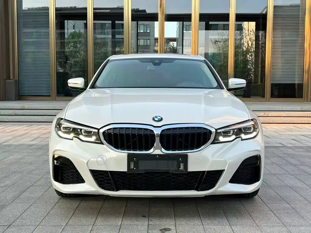 BMW  3 SERIES