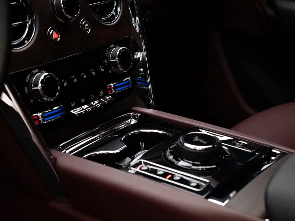 Rolls-Royce Cullinan — миниатюра 15