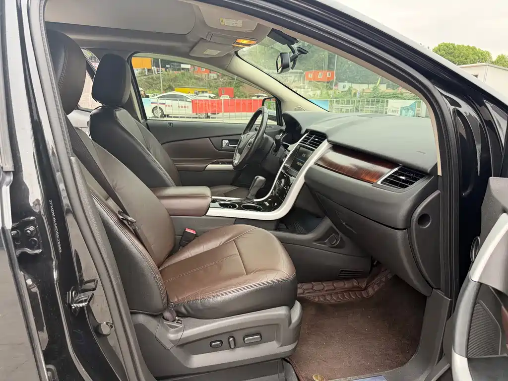 Ford Edge (Import) — миниатюра 6