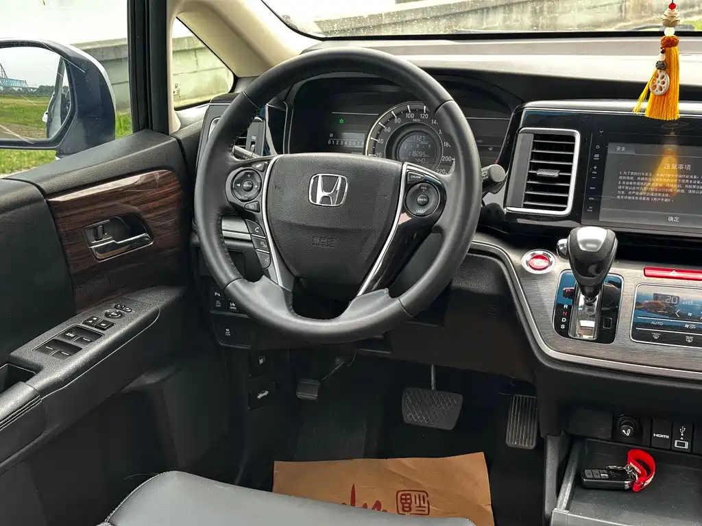 Honda Elysion 2016 2.4L Comfort