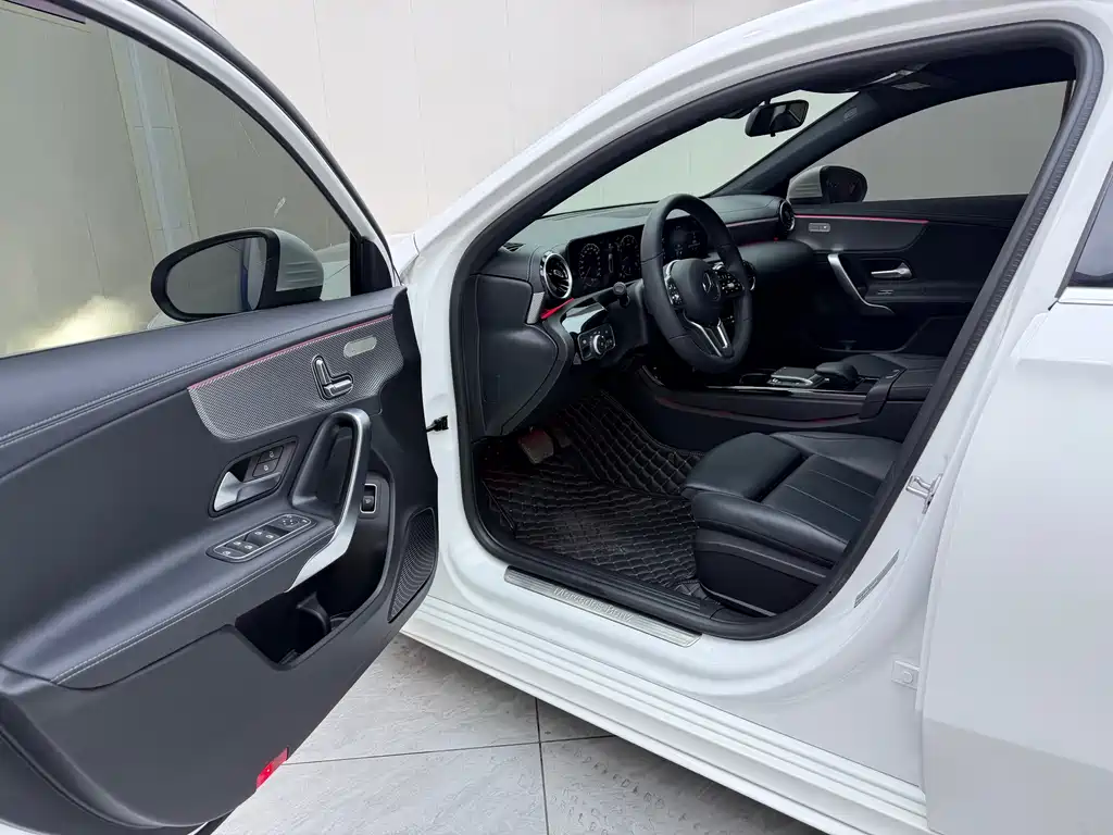 Mercedes-Benz A-Class — миниатюра 7