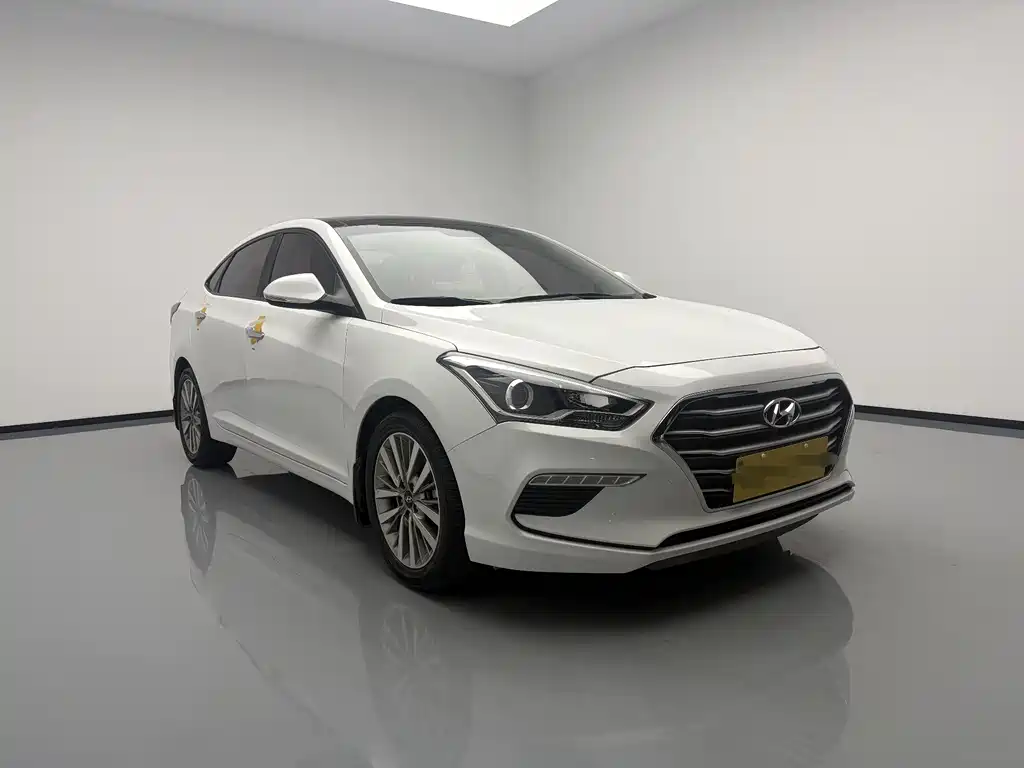 Hyundai Mistra 2017 1.8L AT GLS V