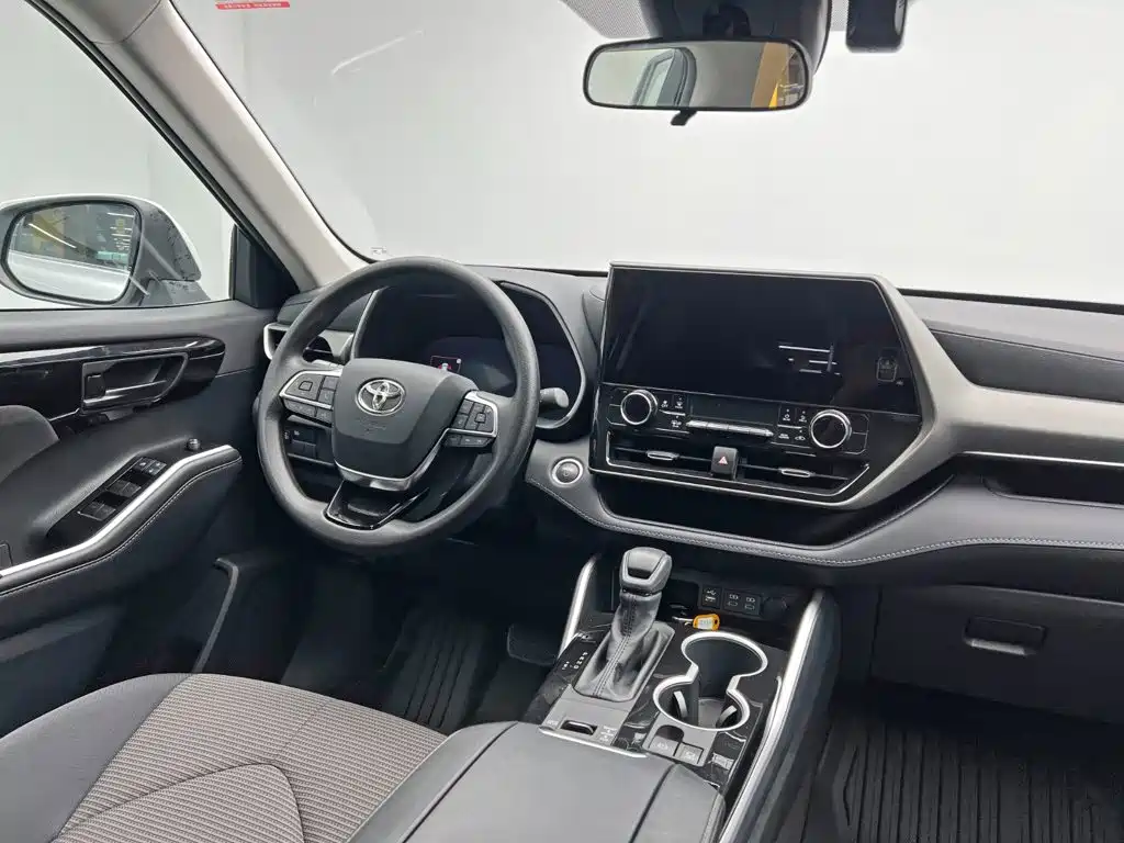 Toyota Highlander — миниатюра 24