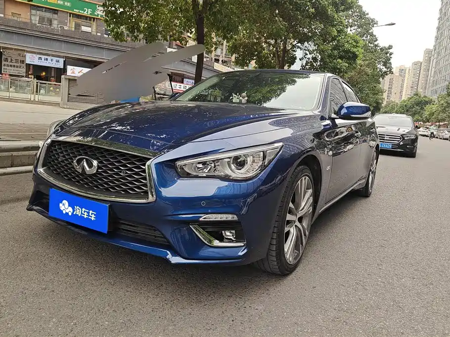 Купить Infiniti Q50L