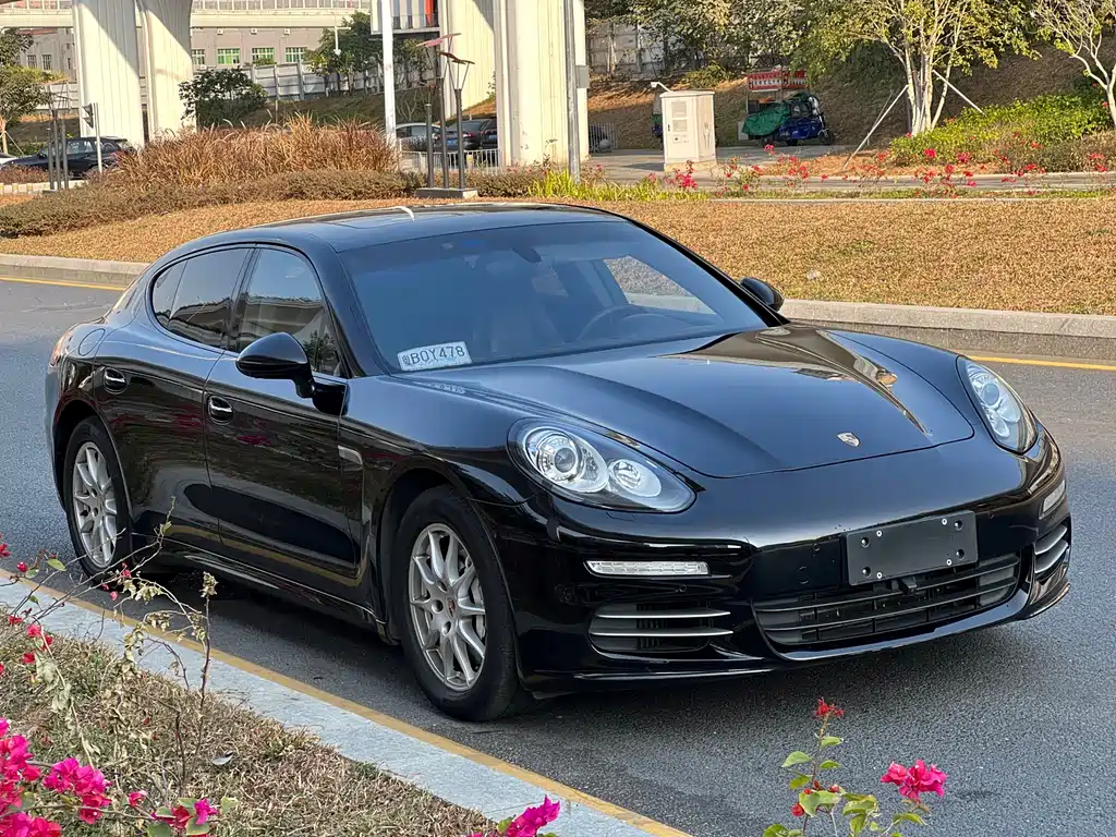 Porsche Panamera 2014 Panamera 4 3.0T