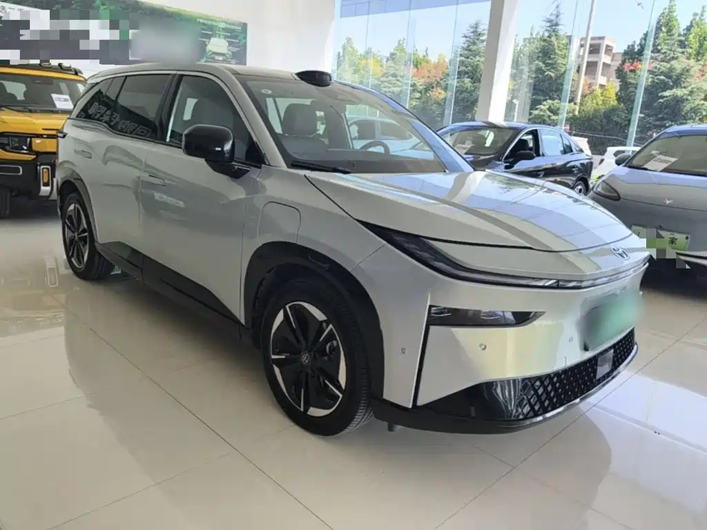 Toyota bZ3X — миниатюра 4