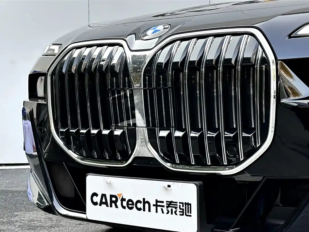 BMW 7 SERIES