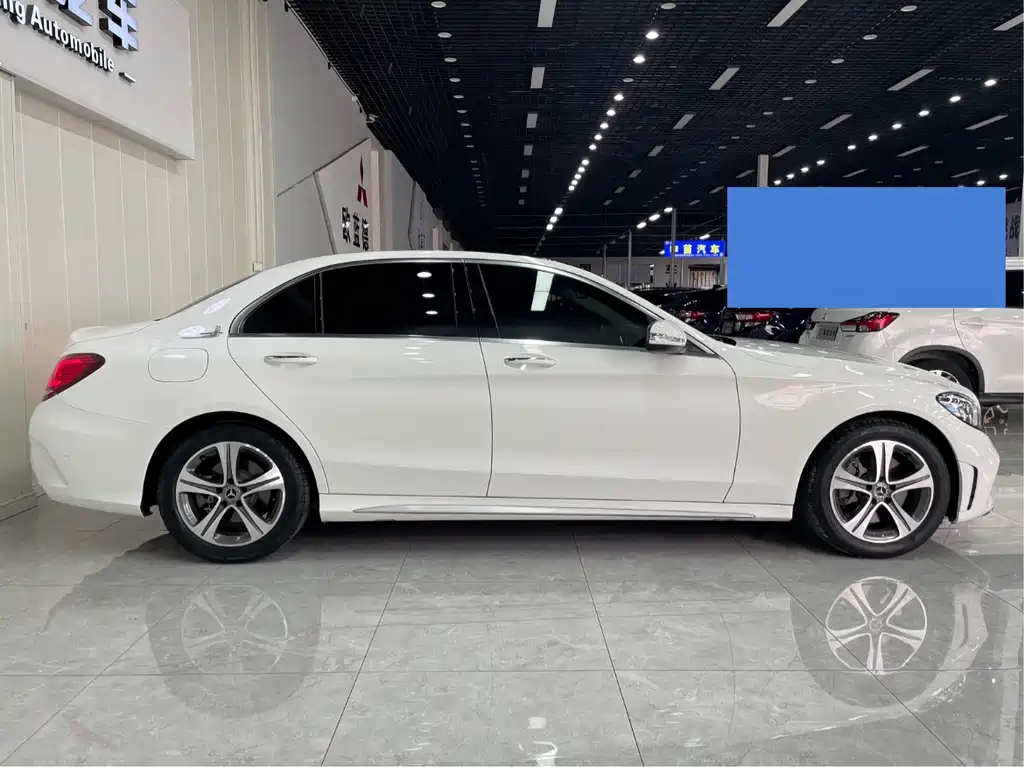 Mercedes-Benz C-Class — миниатюра 9