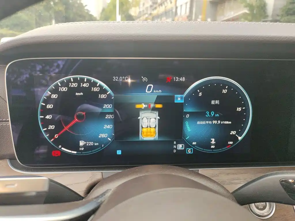 Mercedes-Benz E-Class id 4622383 из Китая 13