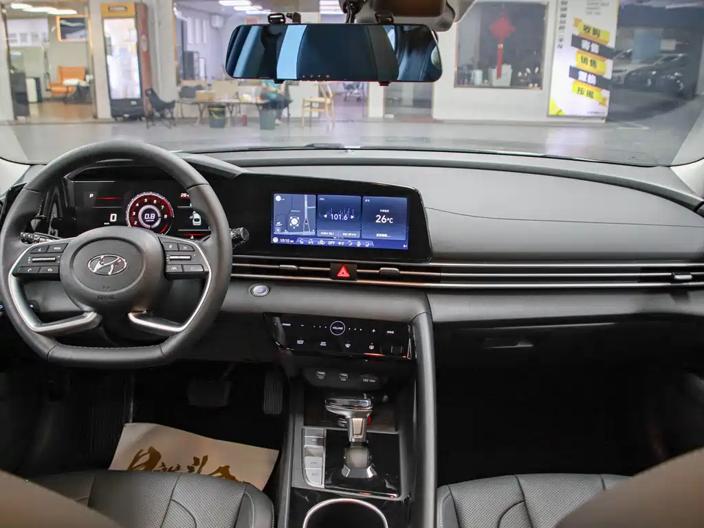 Hyundai Elantra — миниатюра 4